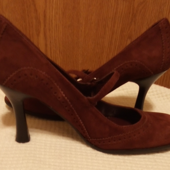 Rounded Brown Suede Mary Jane Style Heels Size 6.5 By Nine West - Picture 4 of 4